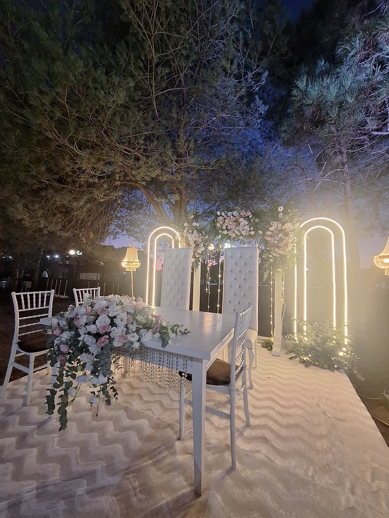 Davet süslemesi, Emexotel Havuzbaşı