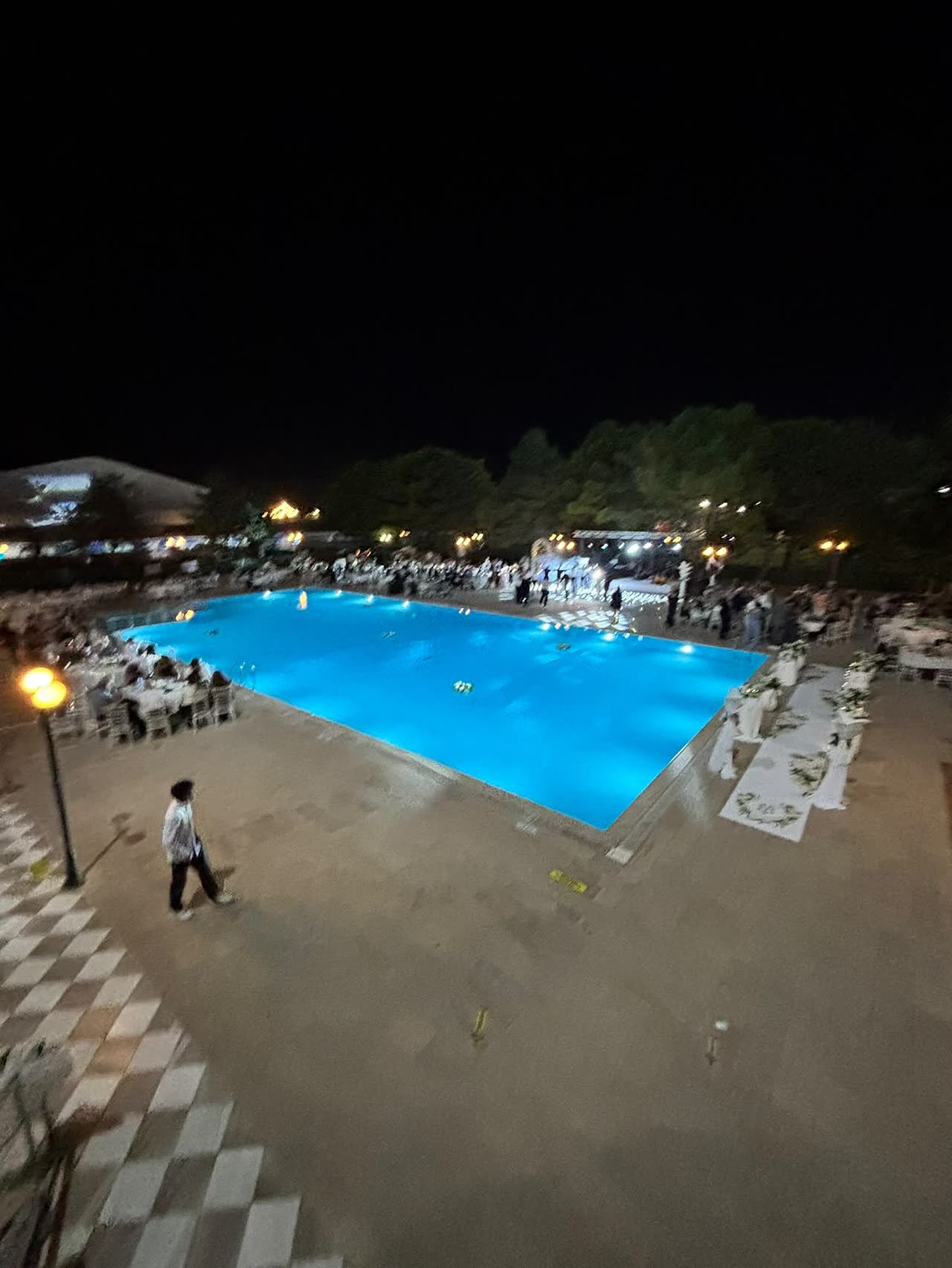 Gece ışıklandırmalı havuz, Emexotel Havuzbaşı